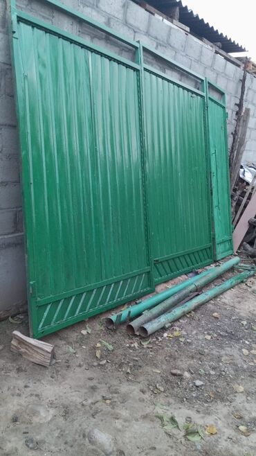 диваны бу ош: Жылма дарбазалар Болоттуу