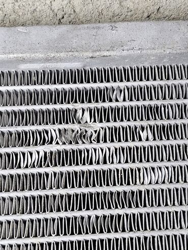 Радиаторы: Радиатор охлаждения двигателя BMW E30, 318i, 1991г.в. Оригинал BEHR — 23