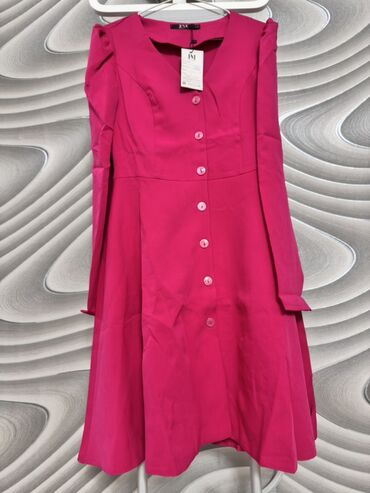 Повседневные платья: Платья женские, бренд IvaNika (ярлык на изделиях). Варианты: 1) — 1