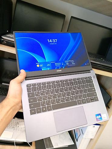 notebook ekran: HONOR MagicBook – yüngül və zərif ultrabuk - Ekran: 14" FullView — 2