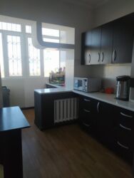 долгосрочная аренда квартир собственник: 3 бөлмө, Менчик ээси, Чогуу жашоосу жок, Толугу менен эмереги бар