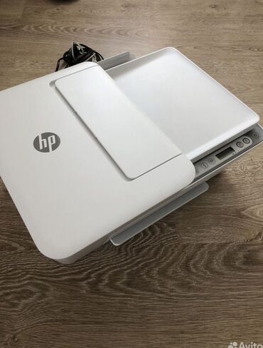 принтери: Многофункциональный принтер HP DeskJet Plus 4122 белого цвета