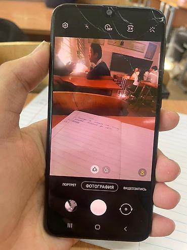 Samsung: Samsung Galaxy A40, цвет - Черный, 2 SIM — 10