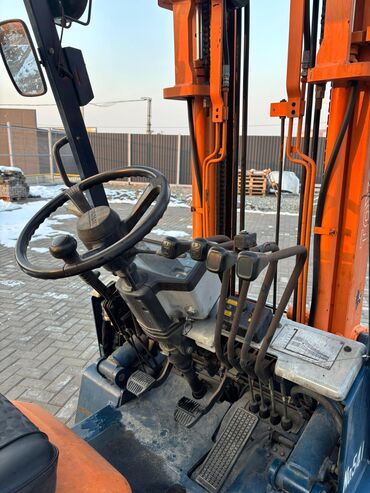 Погрузчики: Погрузчик, Toyota, Колесный, Вилочный — 4