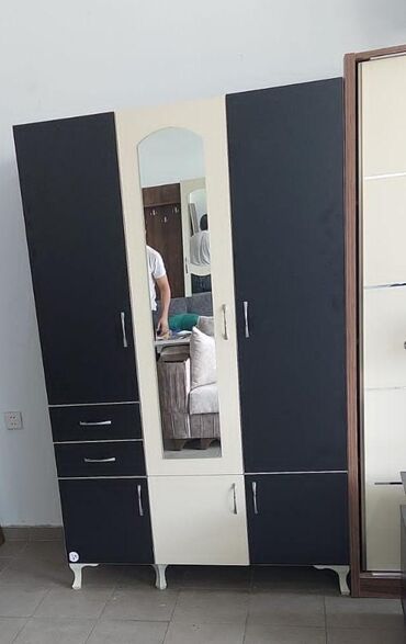 Dolablar: Açılan, 3 qapılı Düz dolab, Qarderob, paltar dolabı -da lalafo.az — 23 Dolablar: Açılan, 3 qapılı Düz dolab, Qarderob, paltar dolabı — 23