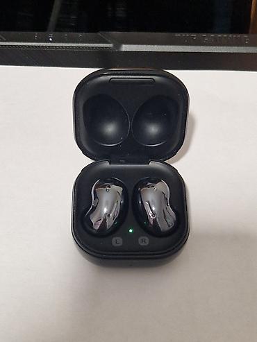 hoco e96a: Samsung Galaxy Buds Live в черном цвете с зарядным кейсом. Модель — 1