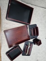 komputer ucun ekran sekilleri: Başlıq: Masaüstü Ofis Dəsti Qırmızı-Qəhvəyi Ağac Teksturası və Qara lalafo.az -da komputer ucun ekran sekilleri: Başlıq: Masaüstü Ofis Dəsti Qırmızı-Qəhvəyi Ağac Teksturası və Qara