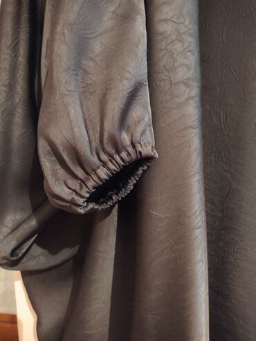 Gündəlik donlar: Abaya qırışlı ipək parçadan hazırlanıb.Yenidir.Rəng olaraq tünd -da lalafo.az — 5 Gündəlik donlar: Abaya qırışlı ipək parçadan hazırlanıb.Yenidir.Rəng olaraq tünd — 5