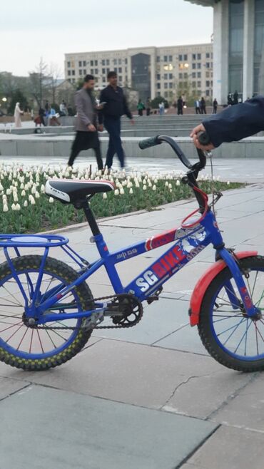 детский велосипед юпитер: Продам детский велосипед, синий - на 4-7 лет В хорошем состоянии