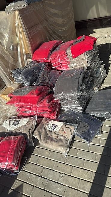 Куртки: Теплые, мягкие толстовки !!!есть и с капьюшоном !!! Пишите на вотс апп — 15