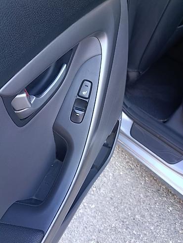 Hyundai: Hyundai Elantra: 1.8 l | 2015 il Sedan — 4