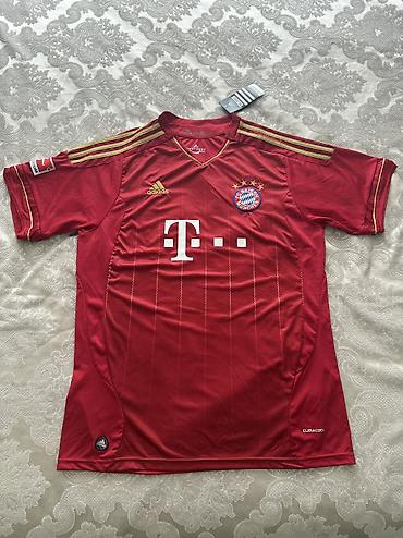 фк 26: Футбольная форма FC Bayern München (домашняя)
Сезон 2
Размер XL — 1
