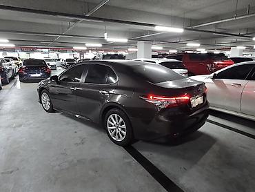 5 115: Toyota Camry: 2021 г., 2.5 л, Автомат, Гибрид, Седан — 4