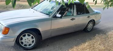 Mercedes-Benz: Mercedes-Benz W124: 2.2 l | 1993 il Sedan — 3