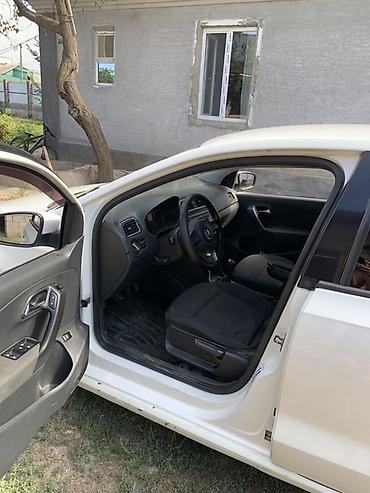transporter multivan: Volkswagen Polo: 2012 г., 1.6 л, Механика, Бензин, Седан — 8