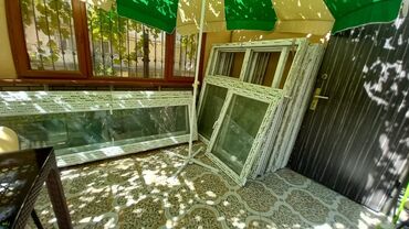 Plastik pəncərələr: Tək qat şüşə paketi Plastik pəncərə, Еni: 4 sm, Uzunluğu: 4 sm