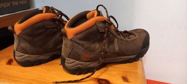 sivo odelo i braon cipele: Gležnjače, Timberland, 39