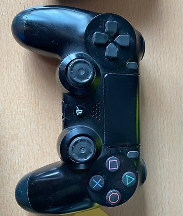 joystick ps4: PS4 Slim 500 GB satılır. ✅ 500 GB daxili yaddaş ✅ 4 ədəd joystick — 3