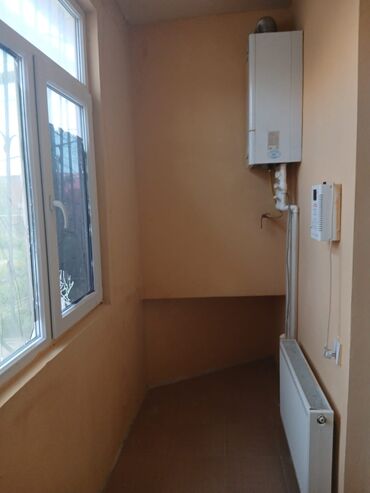 Uzunmüddətli kirayə mənzillər: Evın istilik sistemı var İnternet hal hazırda işlekdi ev Bır otaq — 8