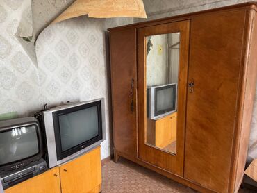 шифоньеры бу: Продается б/у мебель 
Шифоньер (дерево)
Комод
Техника 
Самовывоз