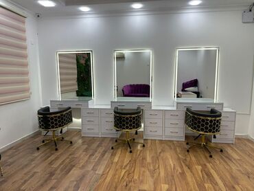 gozellik salon dizaynlari: Salon güzgüsü 3 eddedir 700 azn satilir.Kreslo 3 eded biri