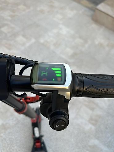 Электротранспорт: Elektrik skuter – qatlana bilən, şəhər içi rahat hərəkət üçün. Bu — 3