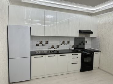 кухоный мебел: Кухонный гарнитур, цвет - Белый, Новый