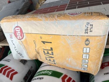 лазерный уровень строительный: Мешок строительной смеси Litokol Litoplan 550, предназначенной для