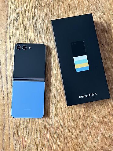 телефон fly nimbus 1: Samsung Galaxy Z Flip 5, 512 ГБ, цвет - Голубой, С документами — 1