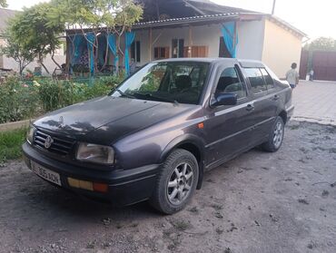 Volkswagen: Volkswagen Vento: 1992 г., 1.8 л, Механика, Бензин, Седан
