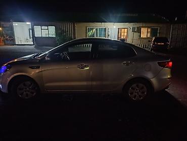 Kia Rio: 2015 г., 1.4 л, Автомат, Бензин, Седан — 2