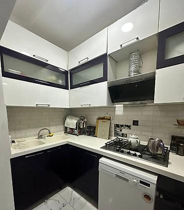 bakıda: 🏡 Nizami Mall binasında kirayə 📍 Ünvan: Nizami Mall Binası, Nizami — 4