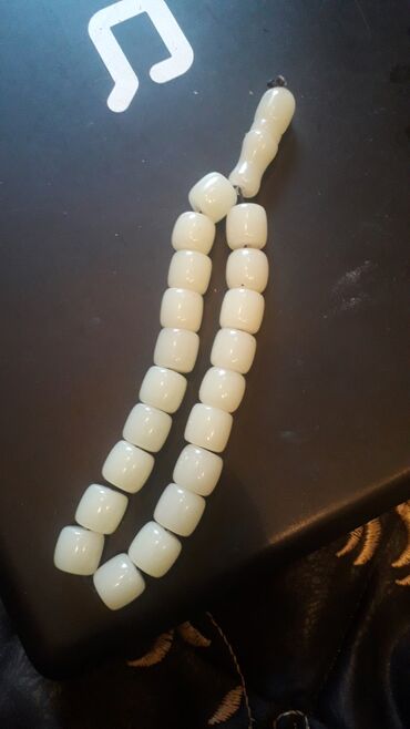 beş qaş üzüklər: Məhsul: Təsbeh - Material: Açıqağ rəngli, parlaq səthli