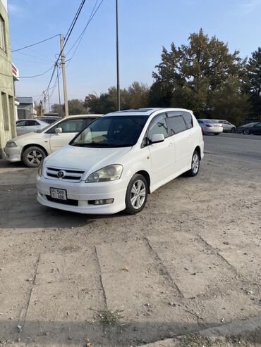 автомобили для инвалидов с ручным управлением: Toyota Ipsum: 2002 г., Универсал