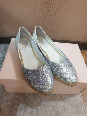 Другая женская обувь: Балетки в отличном состоянии
размер 37
цена 500с