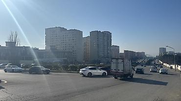babək: Obyekt babək prospekində Medikal plaza ilə üzbəüz şəhərə gedən yolun — 2