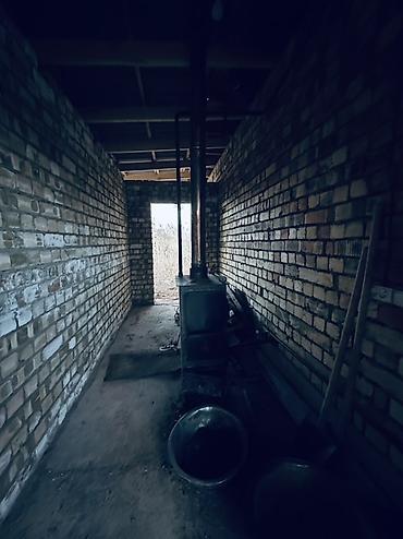 Продажа коттеджей и домов: Срочно продаётся добротный дом 3 комнат Цена 69500$ Г образный участок — 9