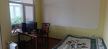 Продажа коттеджей и домов: Продается 2-этажный дом в центральной части г. Бишкек, пер — 14