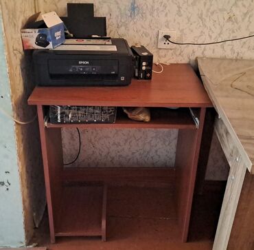 Mətbəx texnikası: TECILI EPSON L210 printeri masayla birge satilir. Printer hem