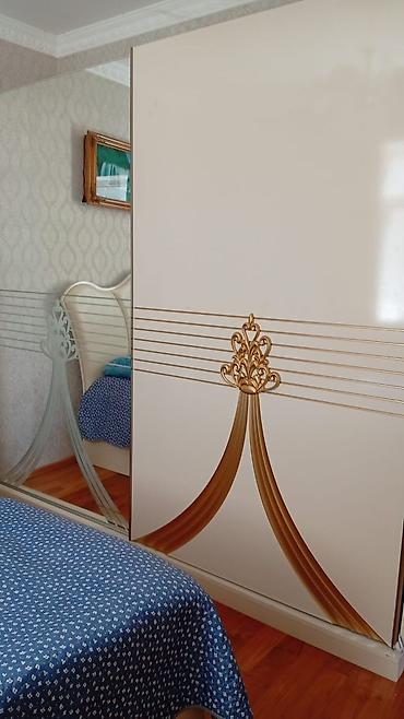 qusar mebel: Salam. Əlaqə yalnız whatsapp. Yeni kimidir. 2.700 alınıb. Bir tək çat — 3