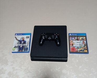 PS4 (Sony Playstation 4): Prodajem ps4! Ps4 u odličnom stanju očuvan, nema nigde izgrebotinu