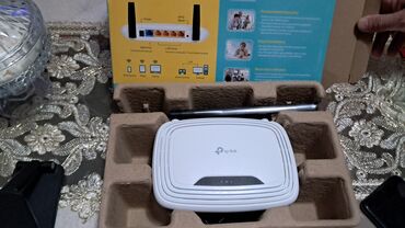 Modemlər və şəbəkə avadanlıqları: Wifi modemi . router yenidir sadece 1 Ay isdenib. Real alici olsa