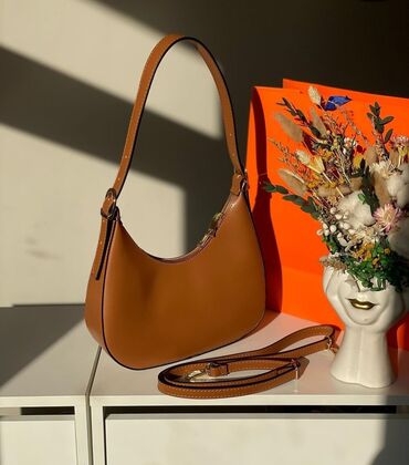 ремешок для сумки: Итальянская кожаная сумка цвета camel. Состояние идеальное, золотая
