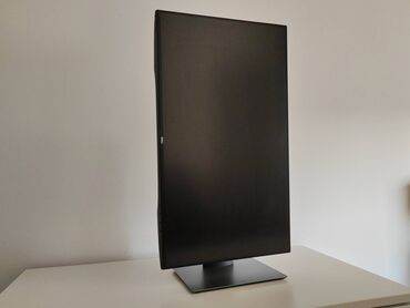 Monitori: Dell UltraSharp U2419H IPS monitor 23.8", pivot monitor, rotira se u — 9