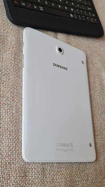 Tableti: Samsung Galaxy Tab A – 8.0 inča, beli + futrola sa tastaturomI jos — 38