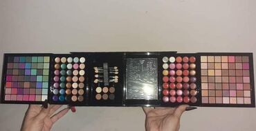 Šminka: Velika paleta 177 boja 98 senki za oci 14 korektora 35 karmina 21 na lalafo.rs — 6 Šminka: Velika paleta 177 boja 98 senki za oci 14 korektora 35 karmina 21 — 6