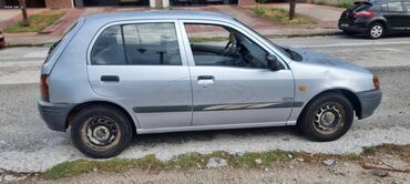 Toyota Starlet: 1.3 l | 1999 year Hatchback