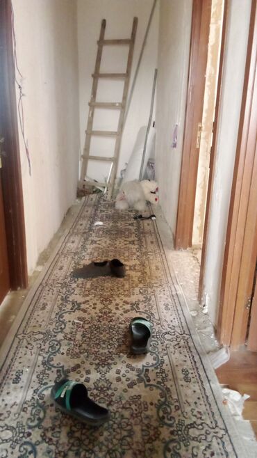 Otaqların uzunmüddətli kirayəsi: . barter var . maşınla evlə əlavə pul vermekle ev maşınla baxır — 15