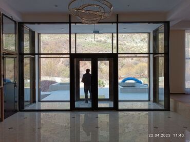 Входные двери: Входная дверь, Металл, цвет - Черный at lalafo.kg Входные двери: Входная дверь, Металл, цвет - Черный