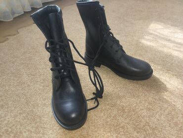 черные мужские ботинки: Берцы кожаные .Новые . Размер 43